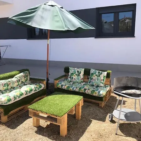 Apartment Bajo Con Jardin En Primera Linea De Playa *